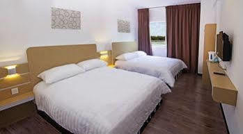 Thanks Hotel Parit Buntar Εξωτερικό φωτογραφία